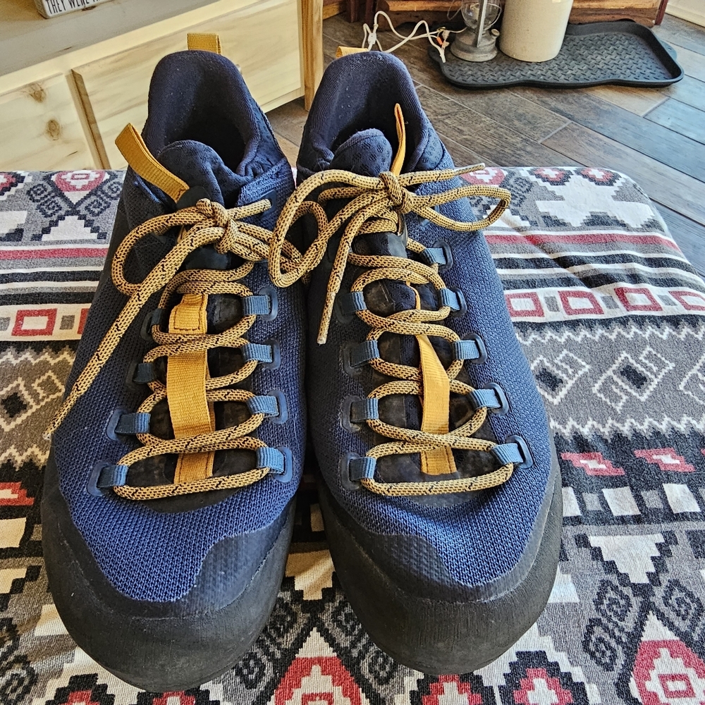 Black Diamond Approach Shoes Size 11.5